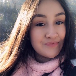 Meet your Posher, Ana